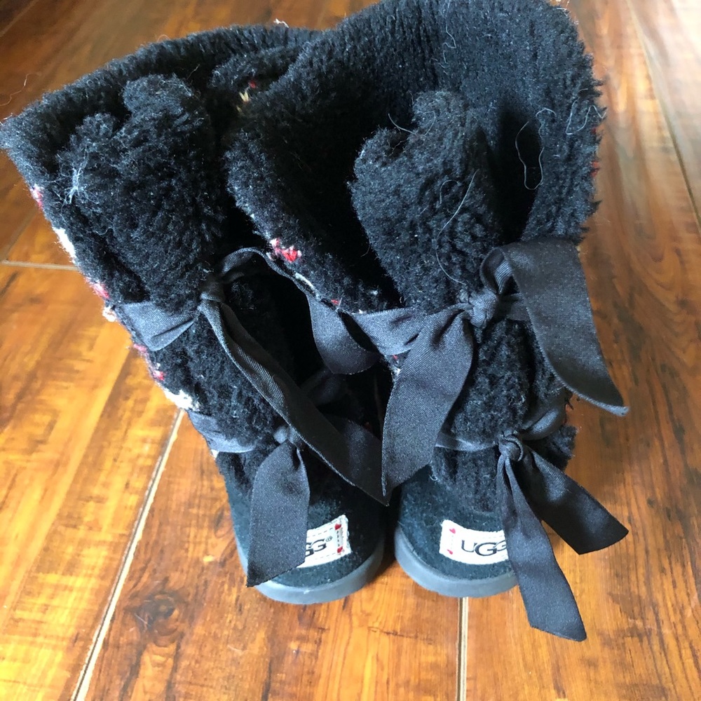 Ugg heart boots - Picture 3 of 6